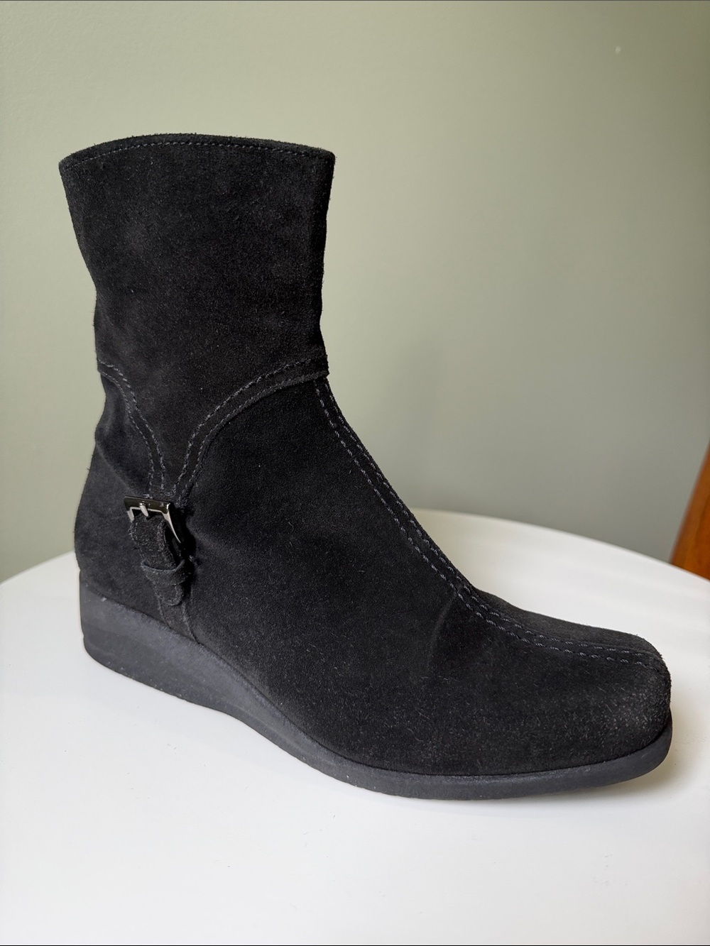 La Canadienne Black Suede Ankle Boots Size 6 M Waterproof Made in Canada